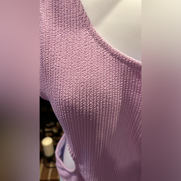 🔥NWOT!! Pink Victoria Secret One Piece Cutout Bathing Suit. Size:M Color:Lilac - Picture 4 of 10